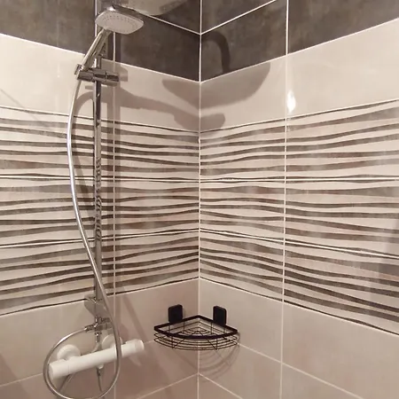 Chez Lou Et Séjour chez l'habitant Luche-Pringe