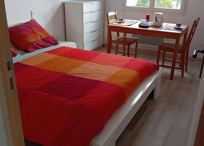 Проживание в семье Chez Lou Et